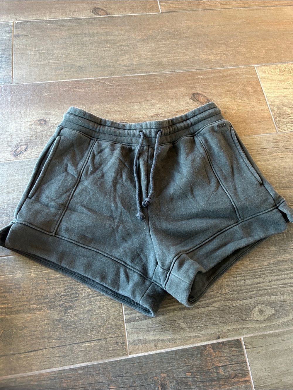 DSG Women’s washed black loungewear shorts
